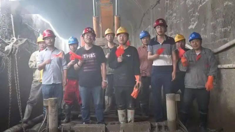 洒水车洒水成冰,多名路人滑倒,你觉得低温洒水合适吗?-专业知识星球平台